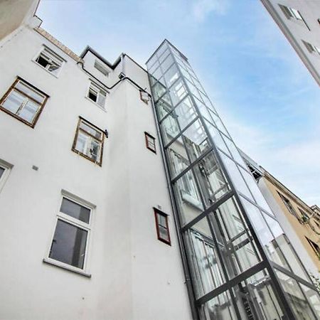 Luxury 2-Floor Rooftop Apartment With Terrace In The City Center Виена Екстериор снимка