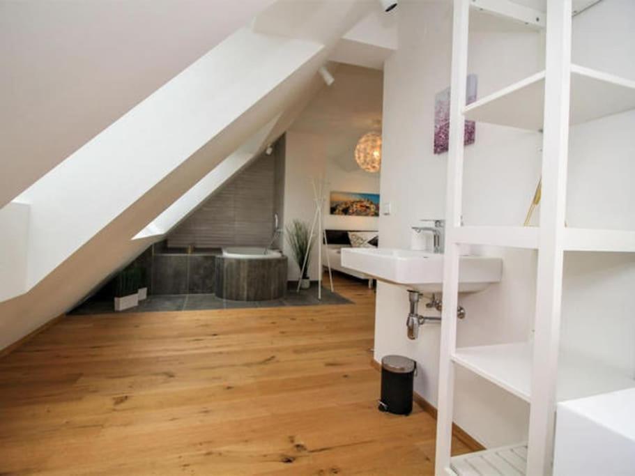Luxury 2-Floor Rooftop Apartment With Terrace In The City Center Виена Екстериор снимка