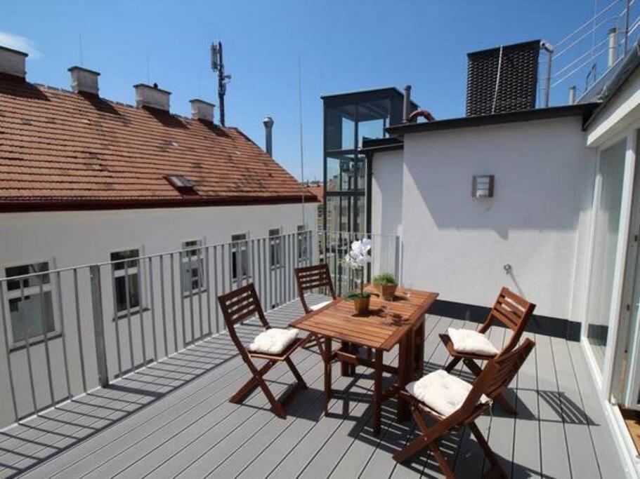 Luxury 2-Floor Rooftop Apartment With Terrace In The City Center Виена Екстериор снимка